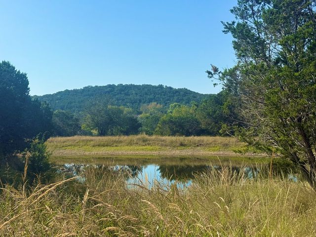 204 N Aqua Vista Dr, Kerrville, TX 78028