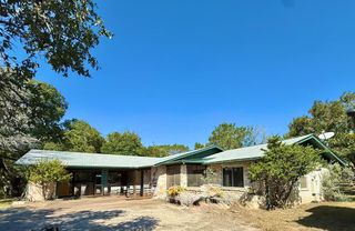 204 N Aqua Vista Dr, Kerrville, TX 78028