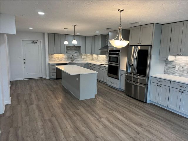 4681 1ST STREET NE 405, St Petersburg, FL 33703