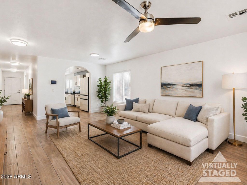 Image 10 of property listing at 8668 S 254TH Drive, Buckeye, AZ 85326