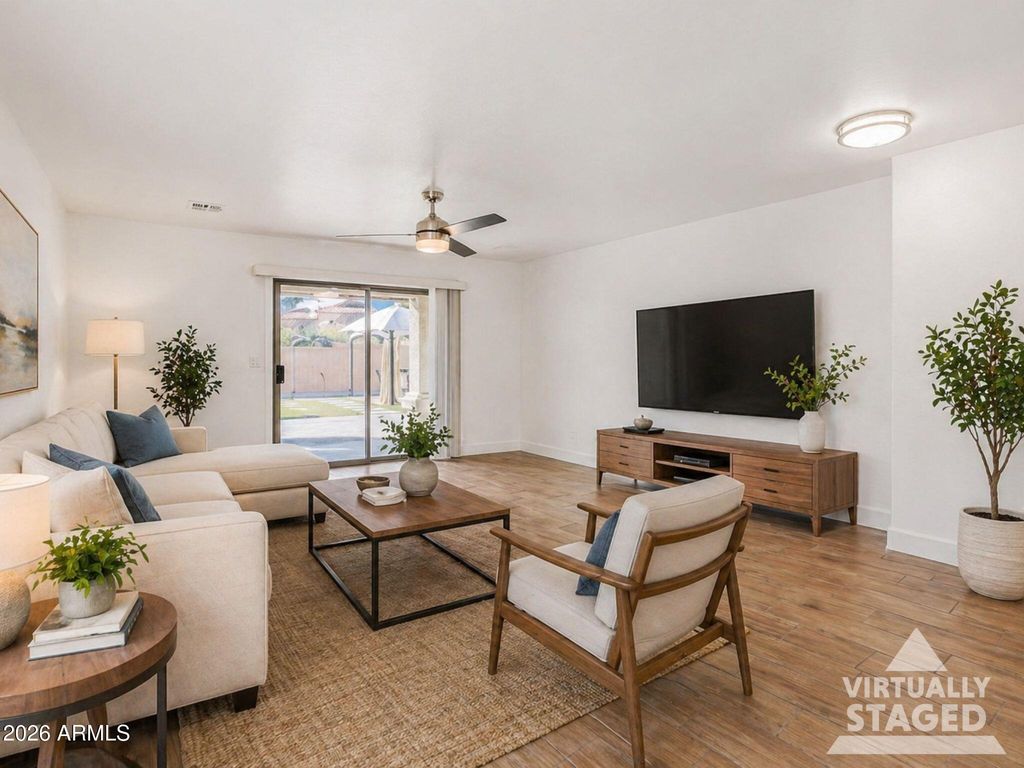 Image 13 of property listing at 8668 S 254TH Drive, Buckeye, AZ 85326