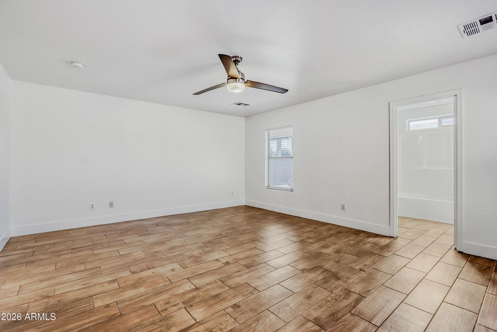 Image 15 of property listing at 8668 S 254TH Drive, Buckeye, AZ 85326