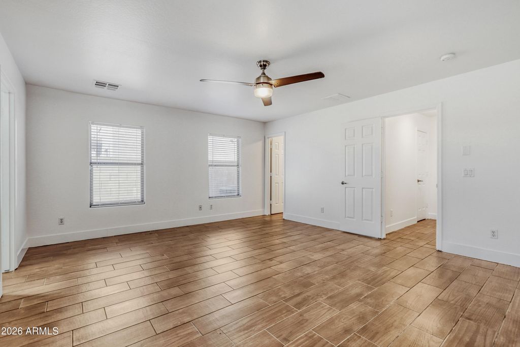 Image 16 of property listing at 8668 S 254TH Drive, Buckeye, AZ 85326