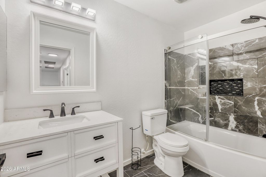 Image 21 of property listing at 8668 S 254TH Drive, Buckeye, AZ 85326