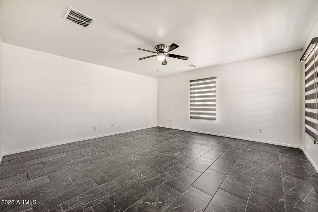 Image 28 of property listing at 8668 S 254TH Drive, Buckeye, AZ 85326
