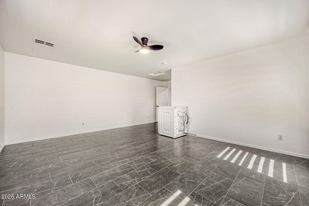 Image 32 of property listing at 8668 S 254TH Drive, Buckeye, AZ 85326
