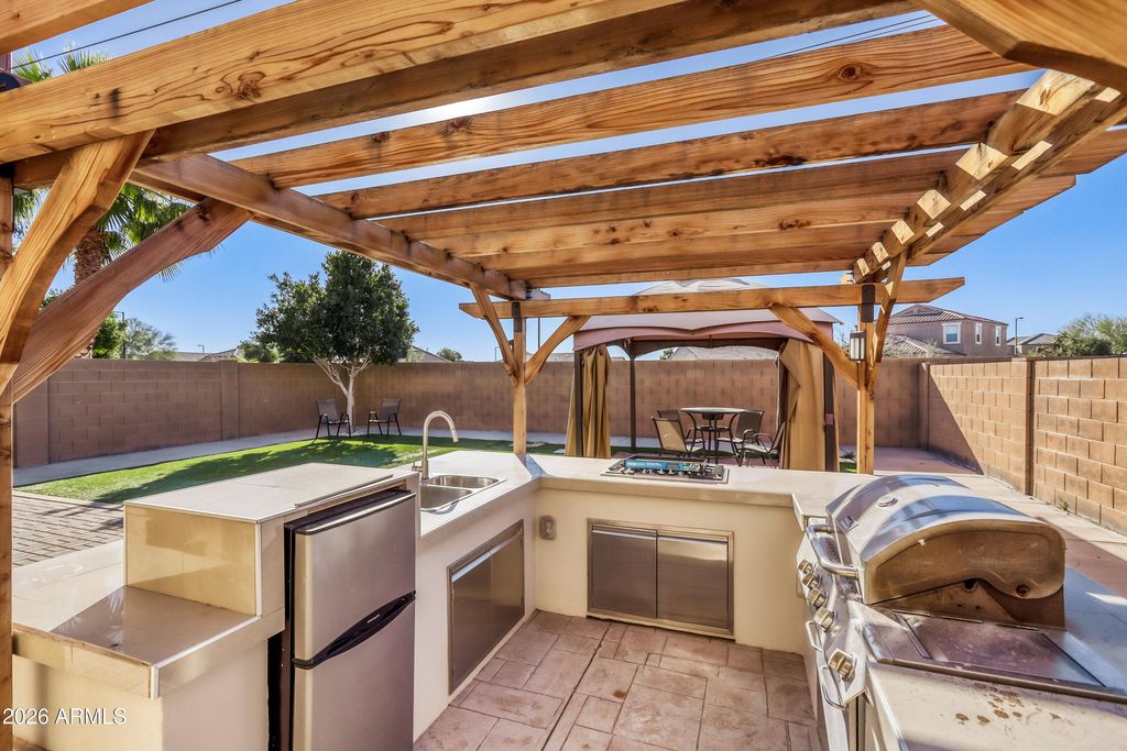 Image 33 of property listing at 8668 S 254TH Drive, Buckeye, AZ 85326