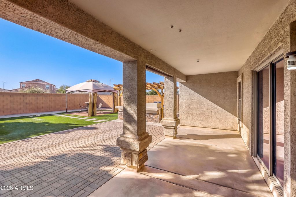 Image 36 of property listing at 8668 S 254TH Drive, Buckeye, AZ 85326