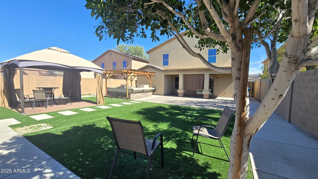 Image 39 of property listing at 8668 S 254TH Drive, Buckeye, AZ 85326