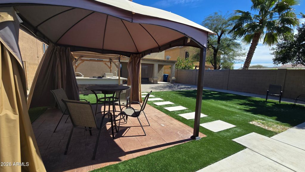 Image 40 of property listing at 8668 S 254TH Drive, Buckeye, AZ 85326