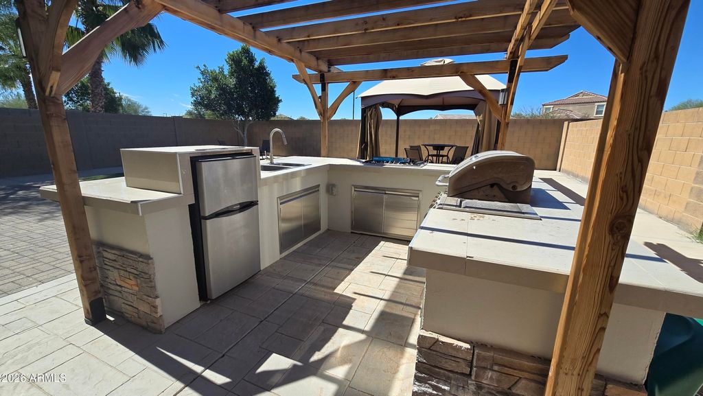 Image 41 of property listing at 8668 S 254TH Drive, Buckeye, AZ 85326