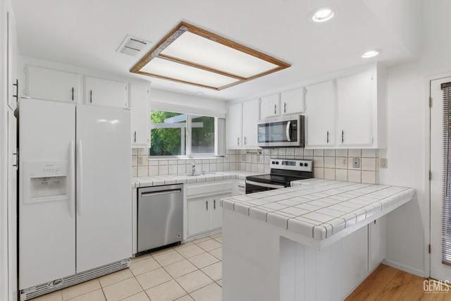 3712 Sonoita Drive, Bakersfield, CA 93309