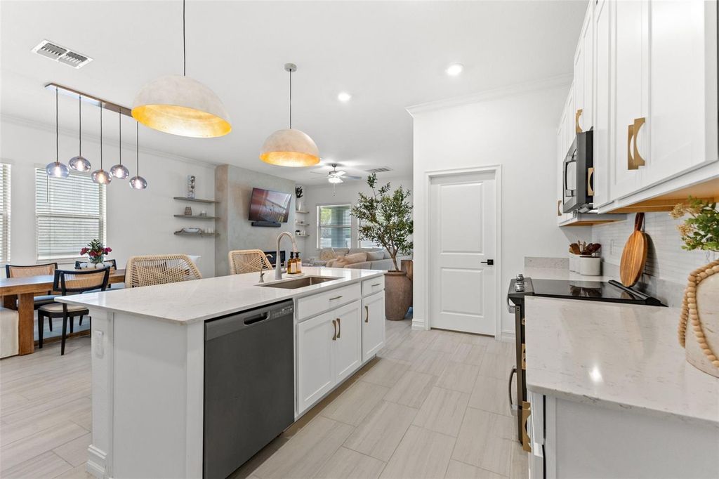 Image 12 of property listing at 7706 S JUANITA STREET, Tampa, FL 33616