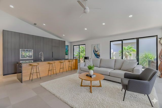 12836 Touchstone Place, Palm Beach Gardens, FL 33418