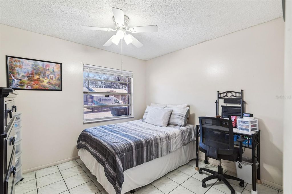 Image 11 of property listing at 1000 MANCHA REAL DRIVE, Orlando, FL 32807