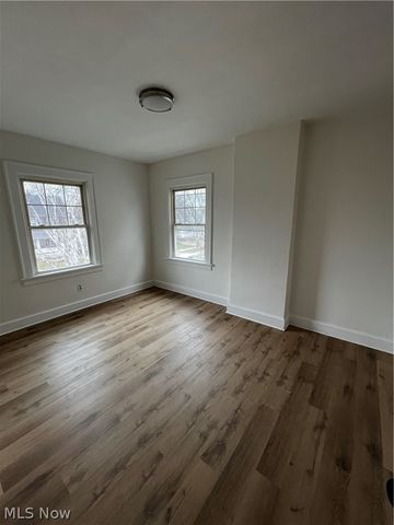 2089 Elbur Avenue, Lakewood, OH 44107