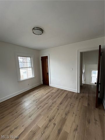 2089 Elbur Avenue, Lakewood, OH 44107