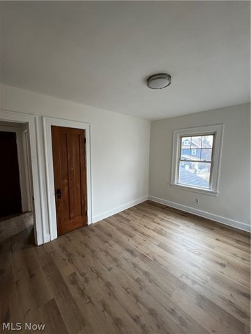 2089 Elbur Avenue, Lakewood, OH 44107