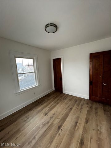 2089 Elbur Avenue, Lakewood, OH 44107