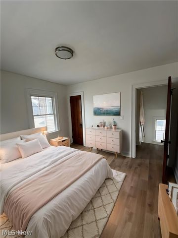 2089 Elbur Avenue, Lakewood, OH 44107