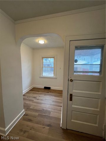 2089 Elbur Avenue, Lakewood, OH 44107