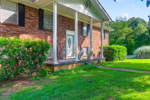 17 Loach Drive, Rossville, GA 30741