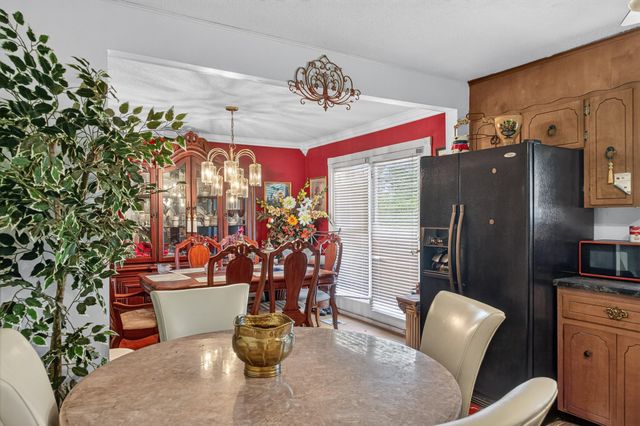 17 Loach Drive, Rossville, GA 30741
