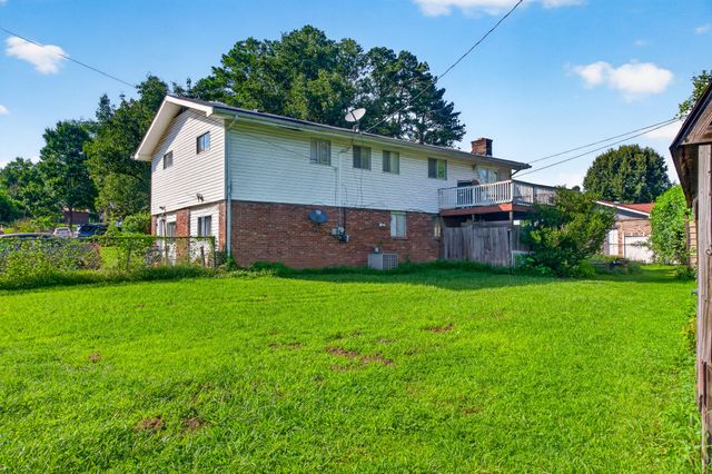 17 Loach Drive, Rossville, GA 30741