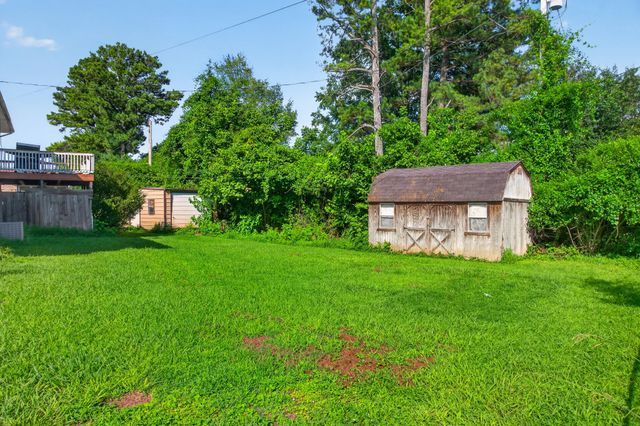 17 Loach Drive, Rossville, GA 30741