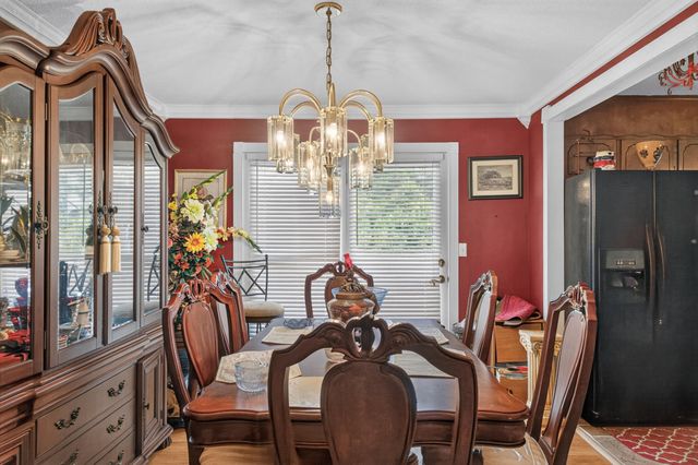 17 Loach Drive, Rossville, GA 30741