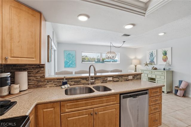 118 SE 44th TER, Cape Coral, FL 33904