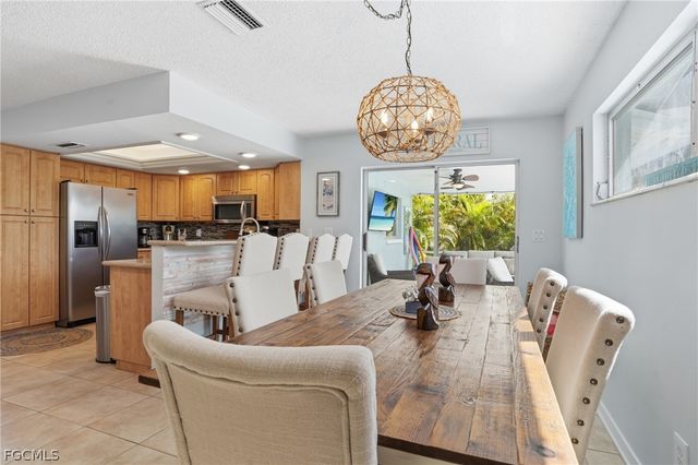 118 SE 44th TER, Cape Coral, FL 33904