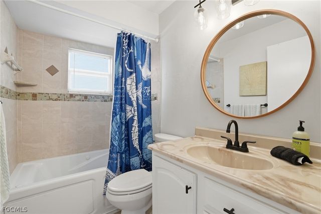 118 SE 44th TER, Cape Coral, FL 33904