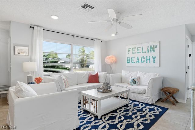 118 SE 44th TER, Cape Coral, FL 33904