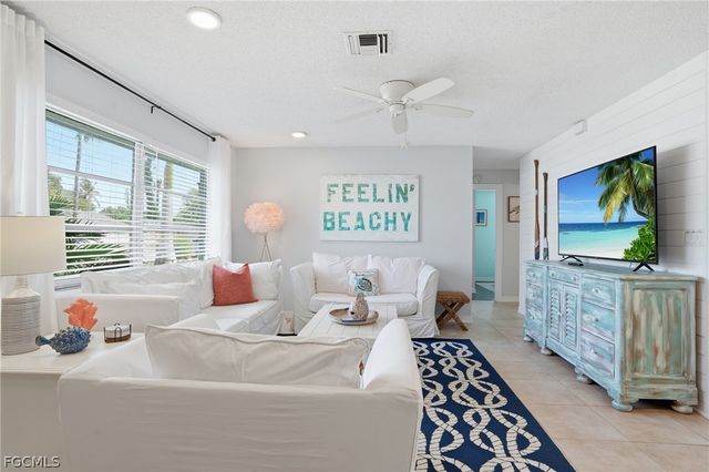 118 SE 44th TER, Cape Coral, FL 33904