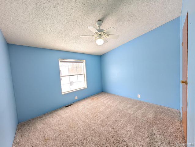 11413 Harbor Cove, Fenton, MI 48430