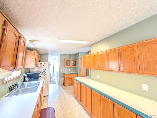 11413 Harbor Cove, Fenton, MI 48430