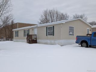 11413 Harbor Cove, Fenton, MI 48430
