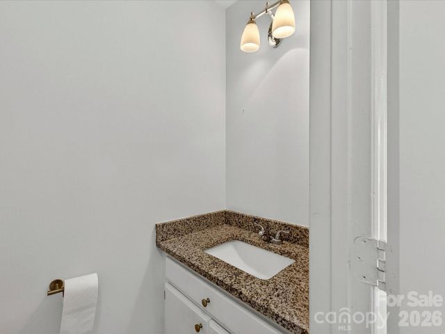 8413 Red Setter Lane, Charlotte, NC 28227