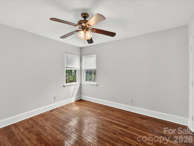 8413 Red Setter Lane, Charlotte, NC 28227