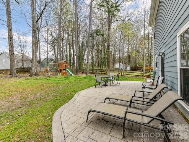 8413 Red Setter Lane, Charlotte, NC 28227