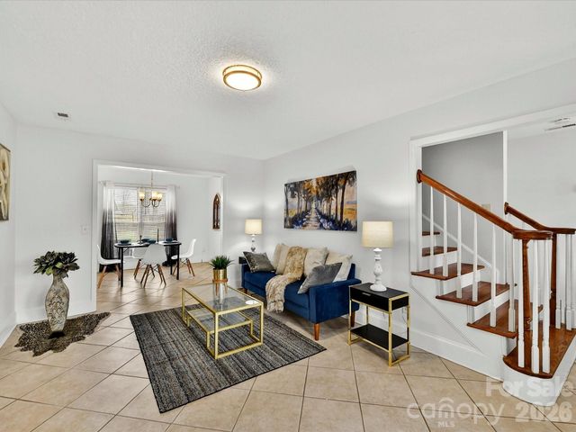 8413 Red Setter Lane, Charlotte, NC 28227