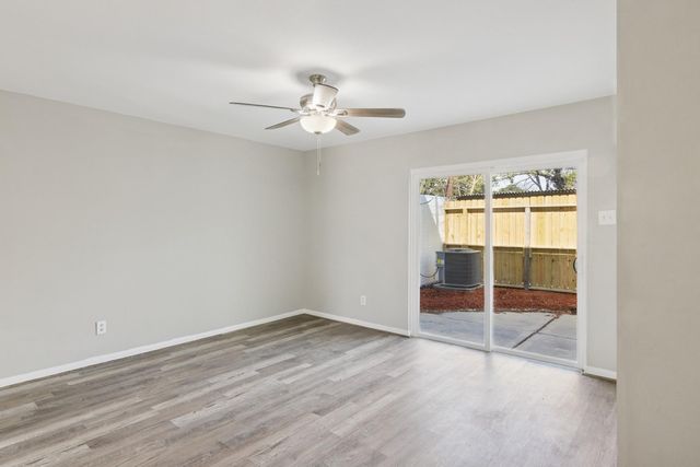 9114 Kempwood Drive 9114, Houston, TX 77080