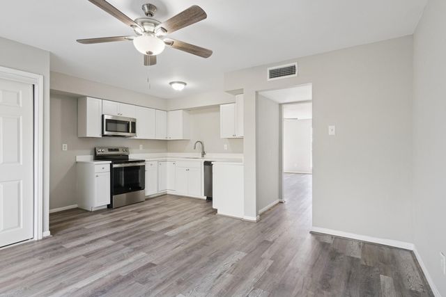 9114 Kempwood Drive 9114, Houston, TX 77080