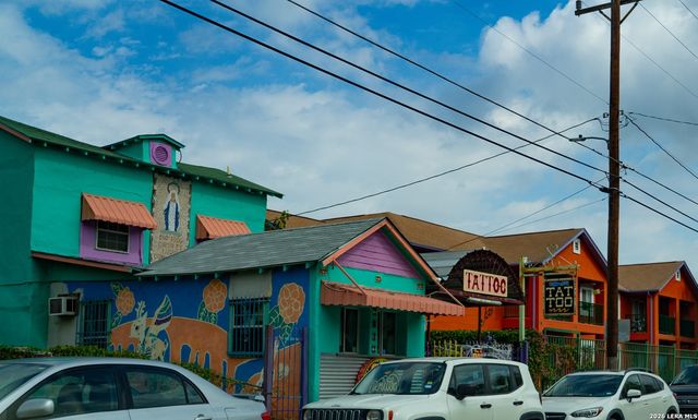 715 S TRINITY ST, San Antonio, TX 78207