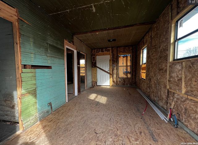 715 S TRINITY ST, San Antonio, TX 78207