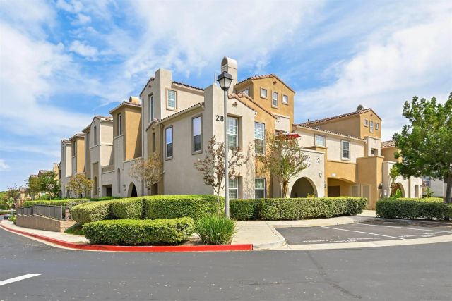 749 Almond Rd, San Marcos, CA 92078