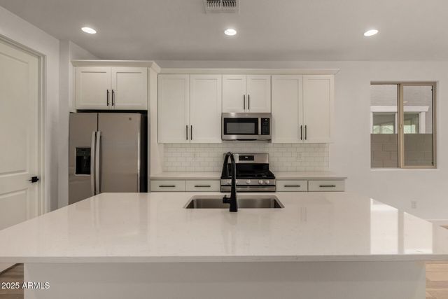 18194 W ELIZABETH Avenue, Goodyear, AZ 85338