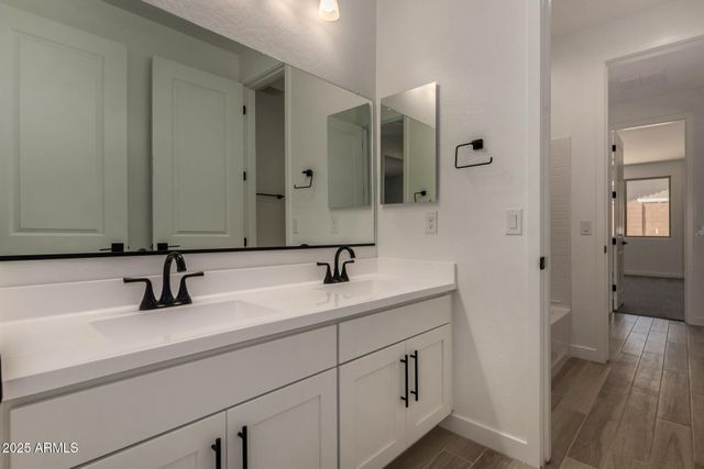 18194 W ELIZABETH Avenue, Goodyear, AZ 85338