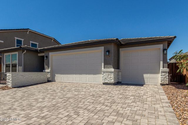 18194 W ELIZABETH Avenue, Goodyear, AZ 85338